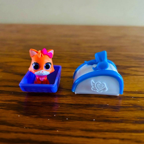 Disney Junior T.O.T.S Nursery Headquarters with Characters - Picture 9 of 13